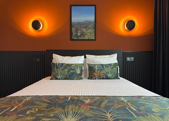 Root By The River 빌라